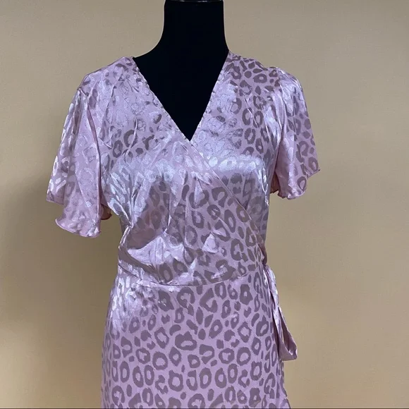 Simplee Dusty Pink Leopard Asymmetrical Ruffle Hem Wrap Belted Satin Dress Sz L - Picture 7 of 14